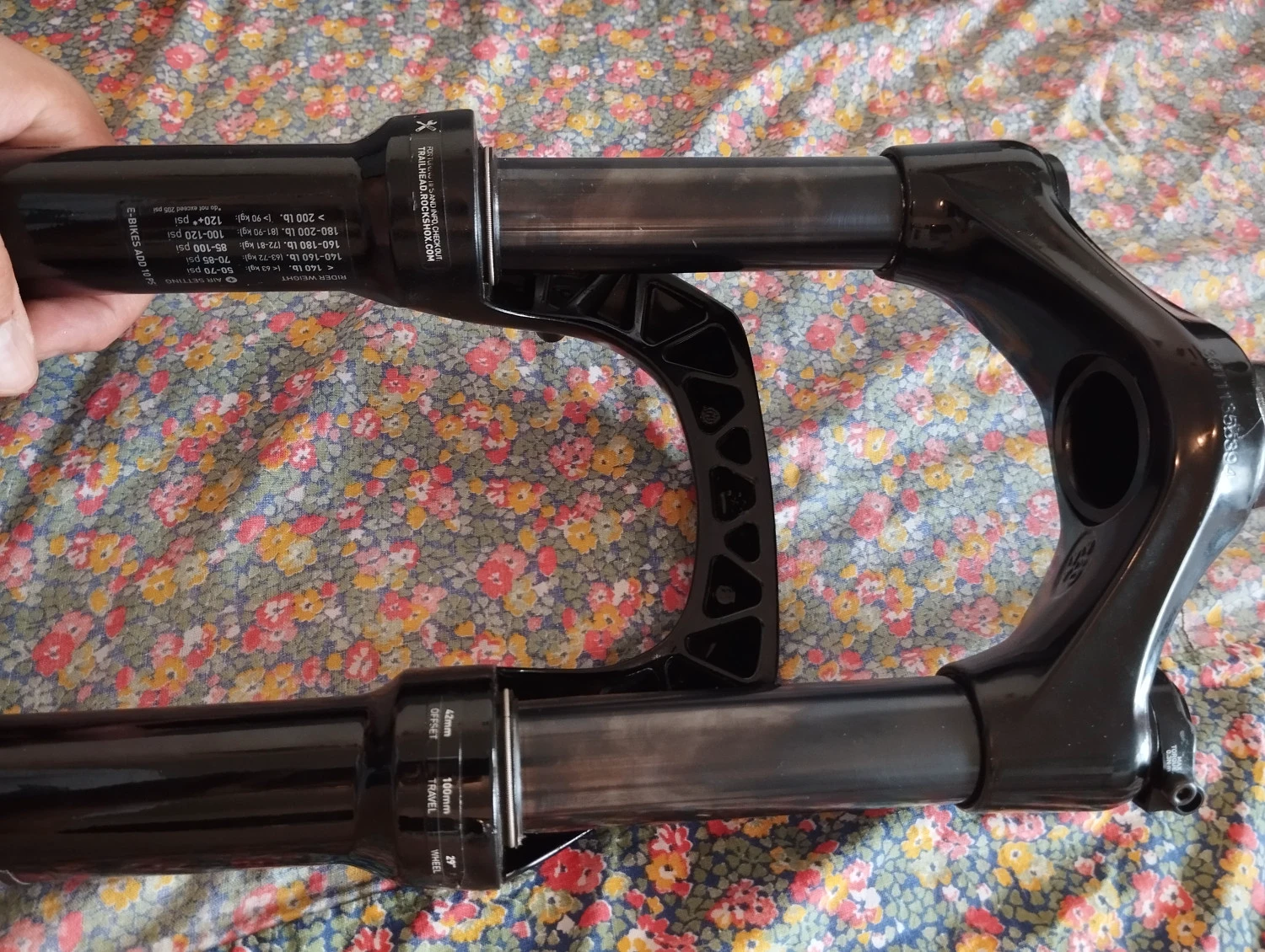 5. Furca 29er Rockshox Judy aer, boost