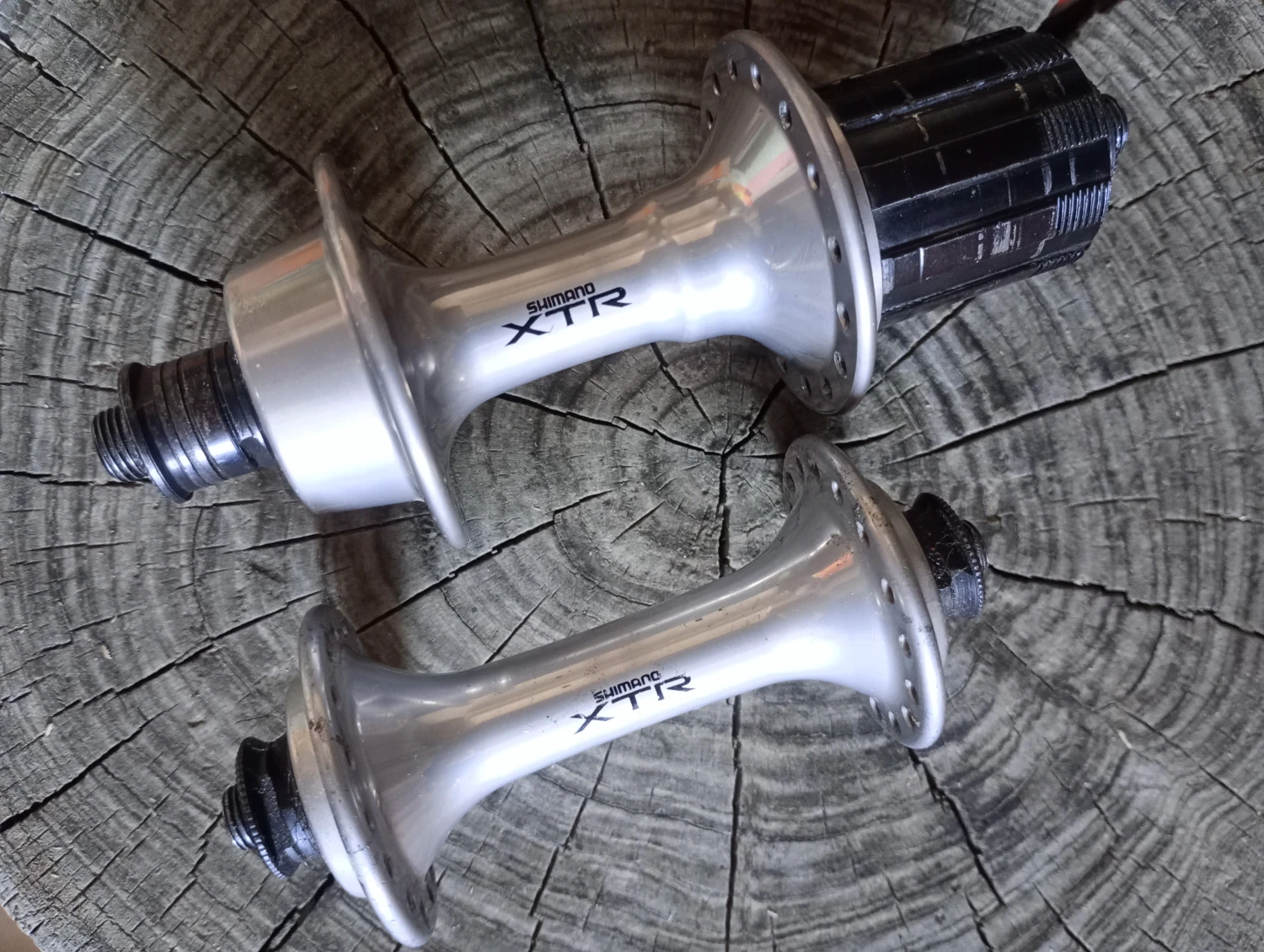 1. Set XTR m900