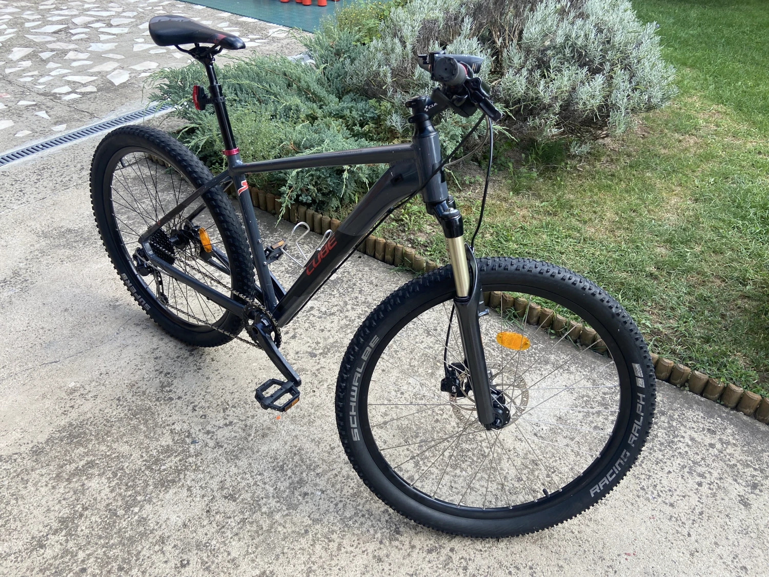 1. Bicicleta Cube Atention 27,5” marime M-L