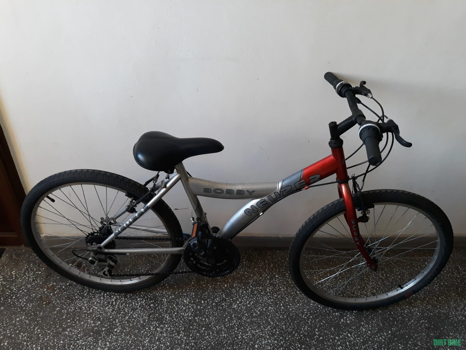 1. Bicicleta MTB Neuzer roti de 24.