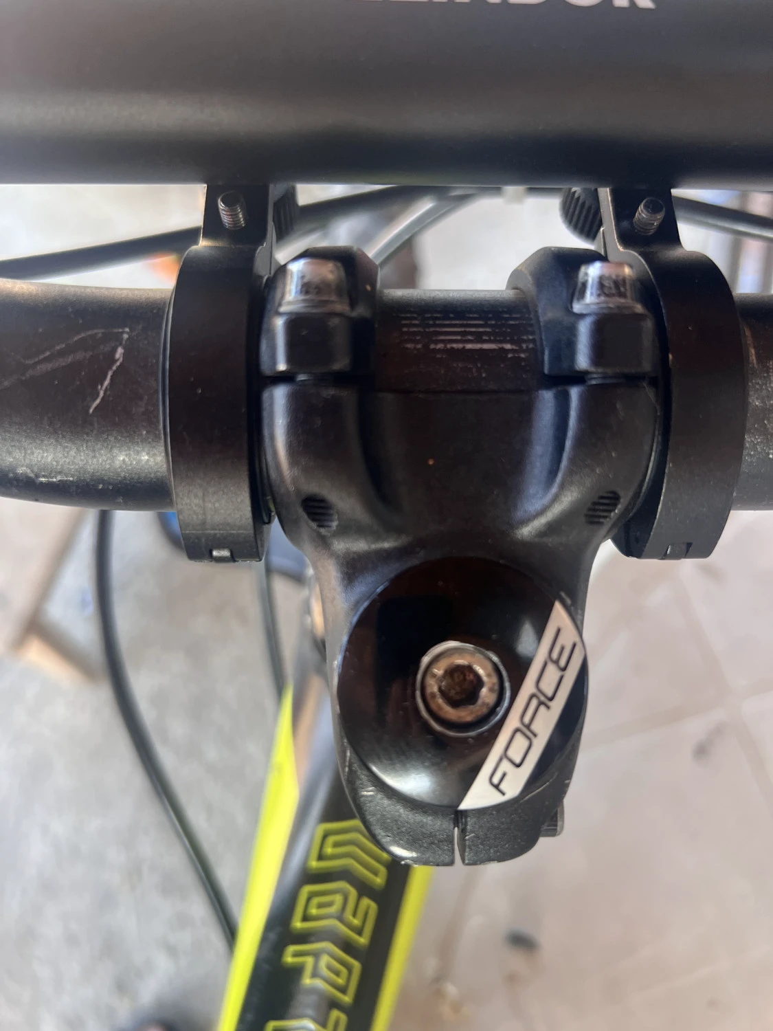 1. Vând bicicletă giant sau doar cadru