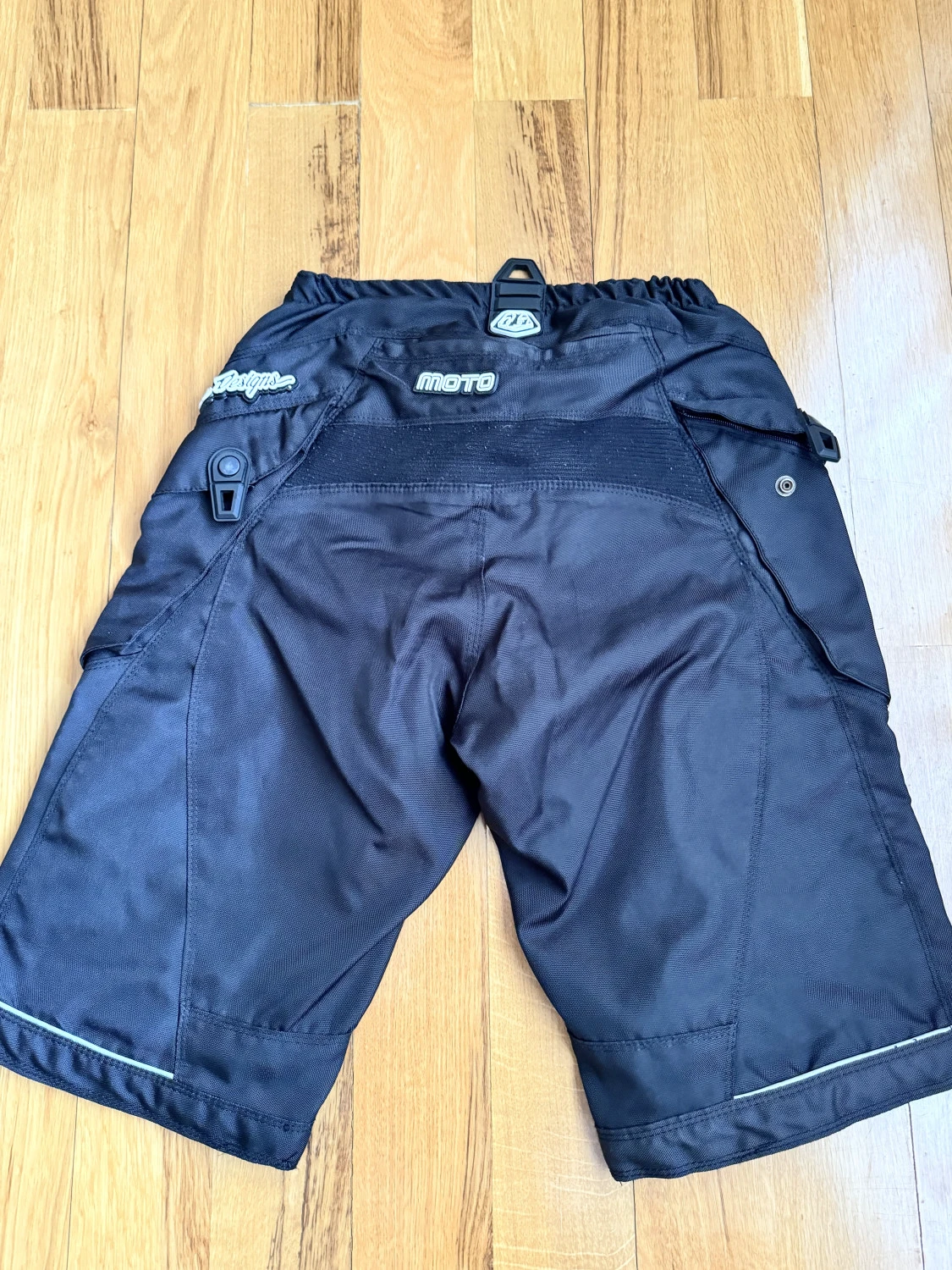 2. Pantaloni scurti Troy Lee Design M