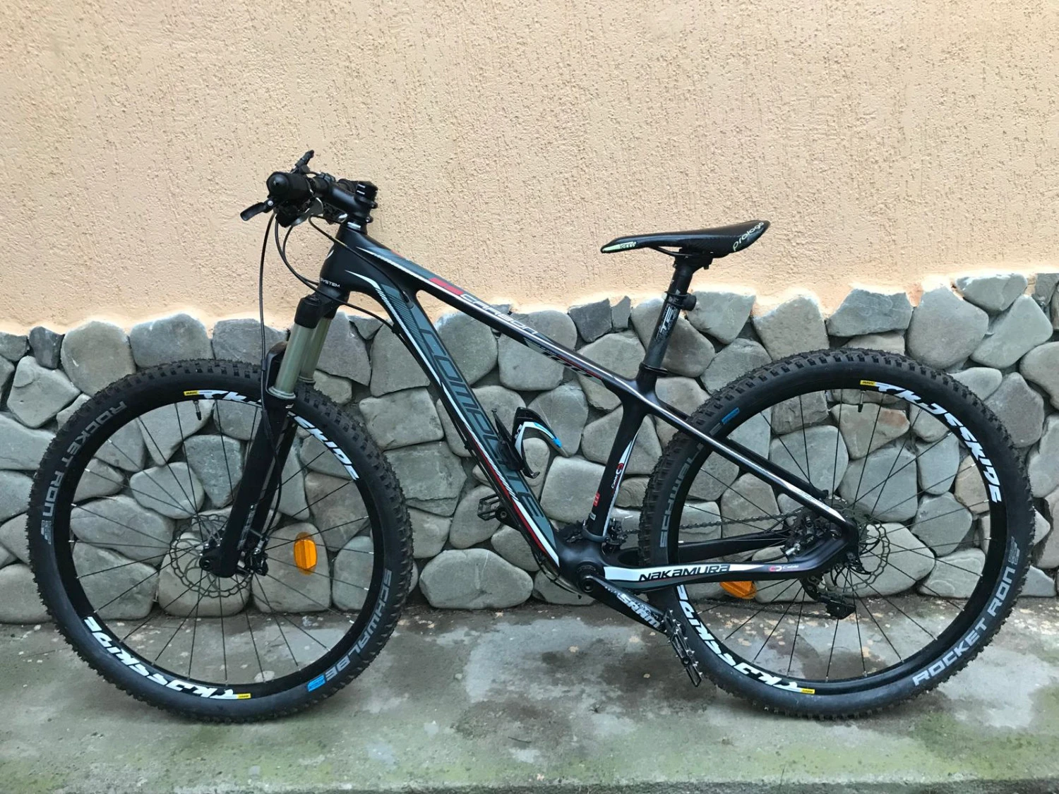 1. Bicicleta mtb Nakamura full carbon 27.5