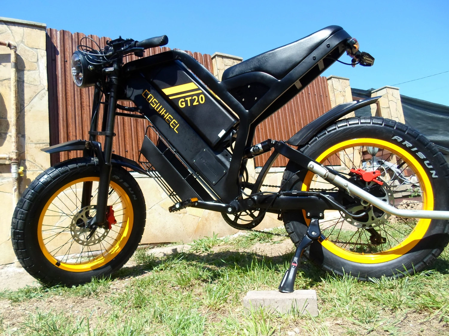 2. Bicicletă electrică Fat Bike trekking full suspension 55-60 km/h + remorcă