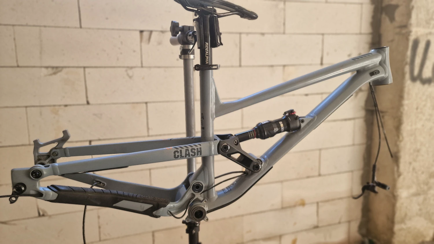 1. Cadru Commencal Clash 2