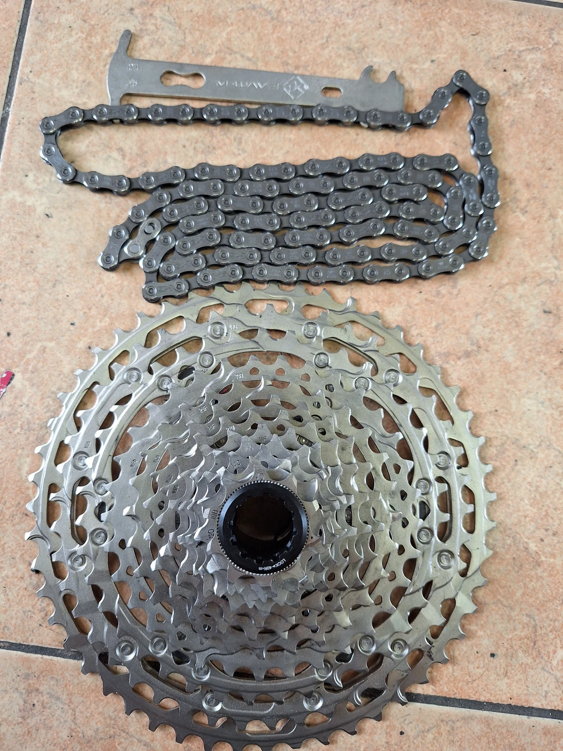 1. Lant și pinioane shimano deore slx 12 viteze