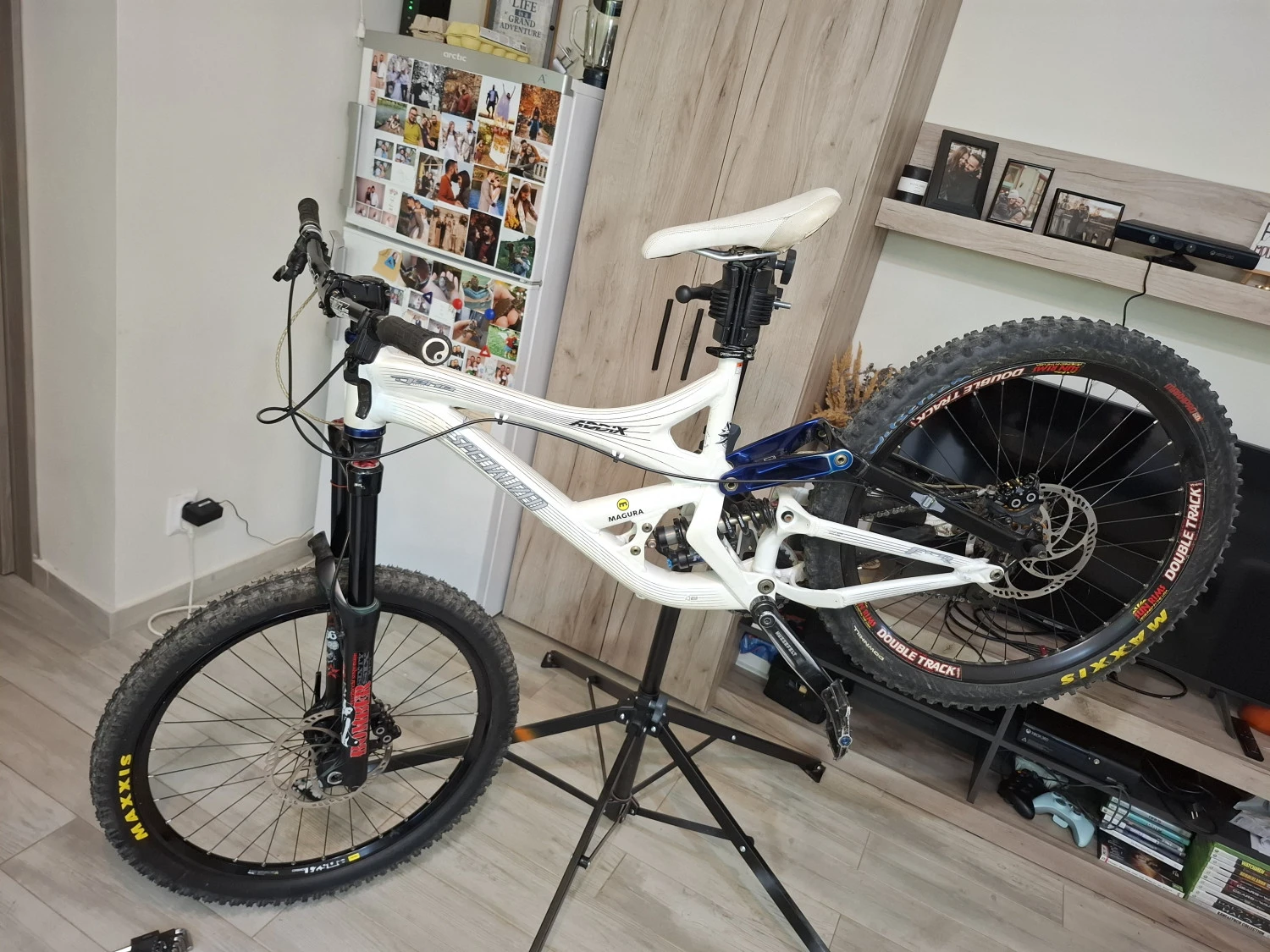 1. Specialized demo 7 servisat, placute noi