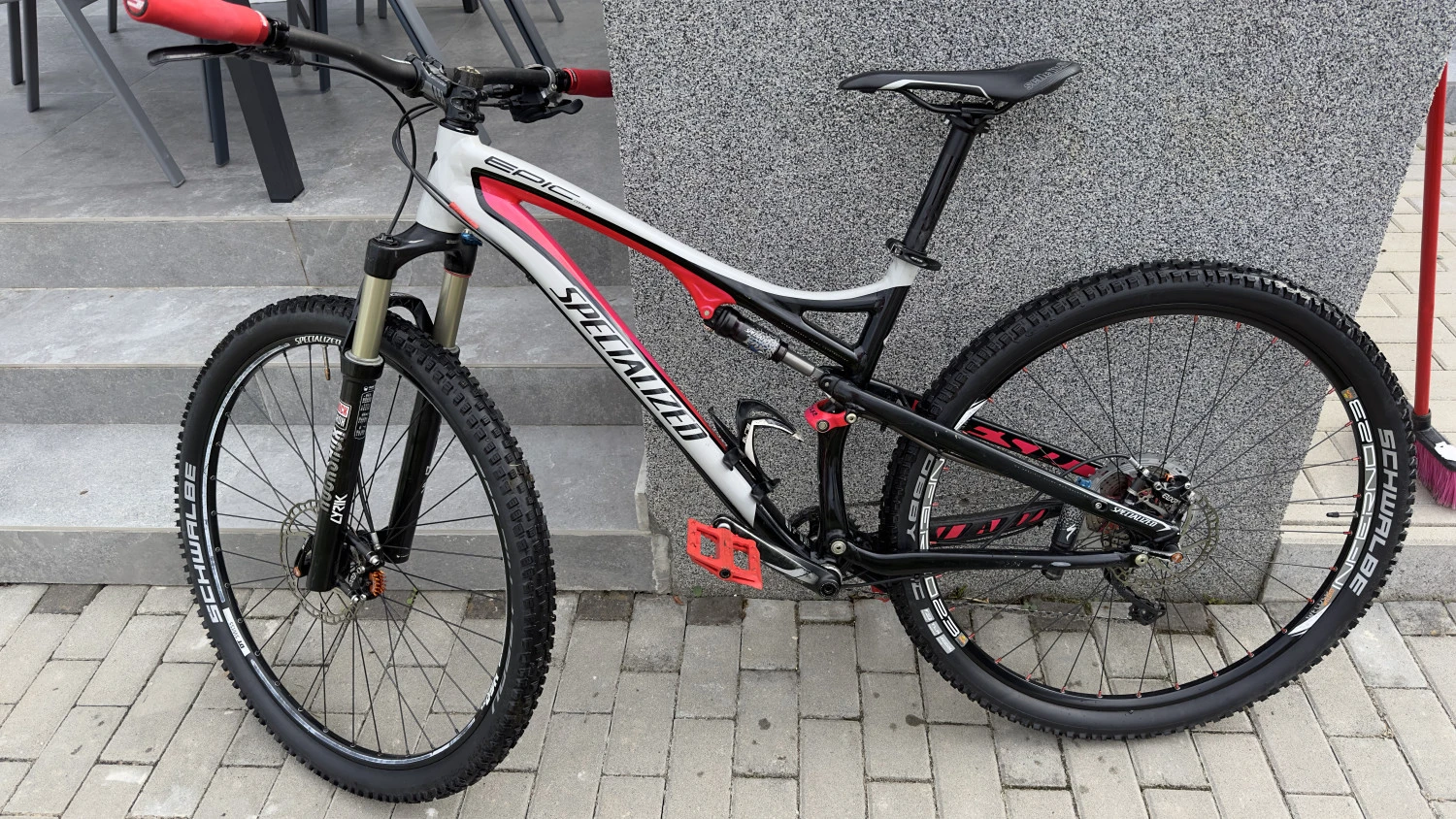 1. Specialized Epic Comp 29 cadru L, full suspension.