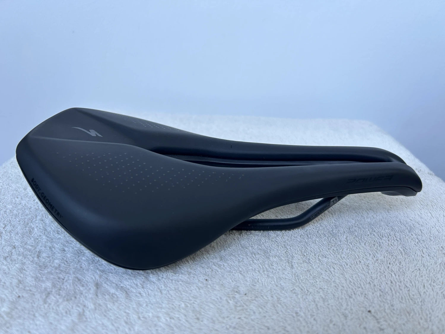 1. Sa Specialized Power Comp 143mm