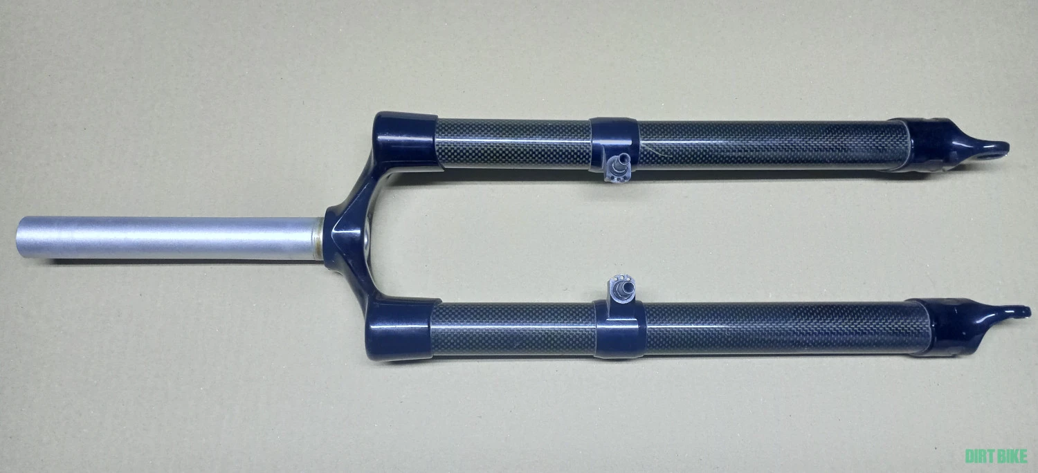 1. Exotic carbon 26" v-brake și disc...... reținut