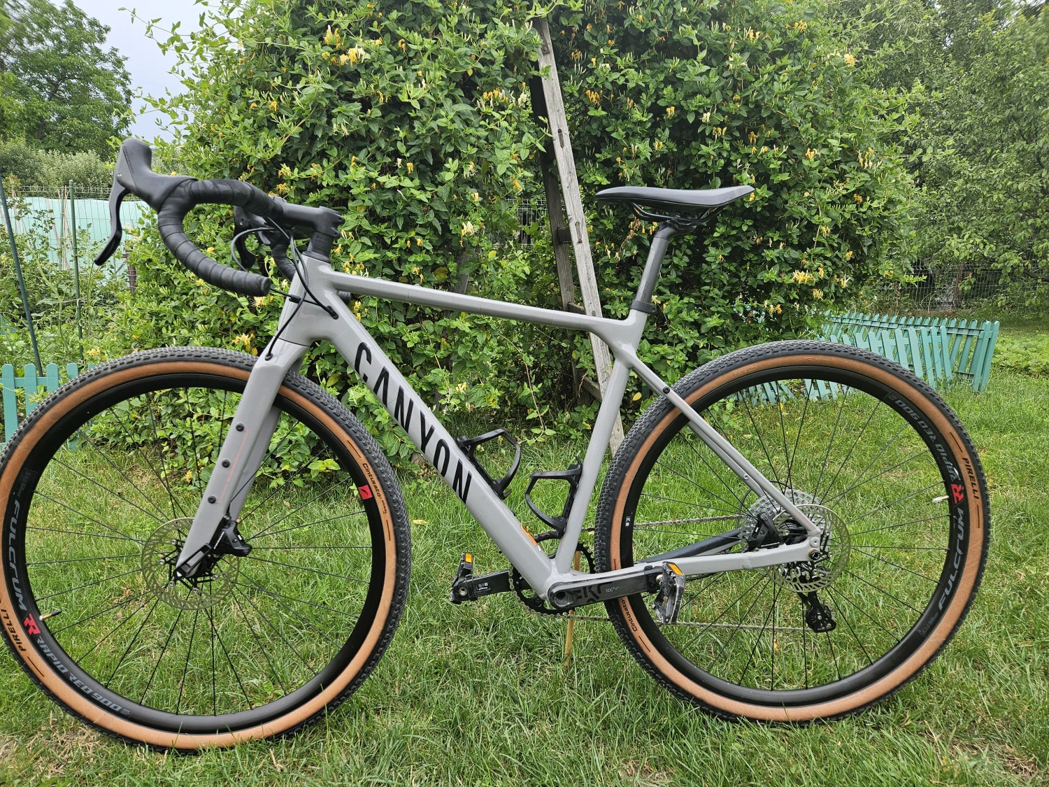 1. Canyon Grizl8, marime M, 13 viteze