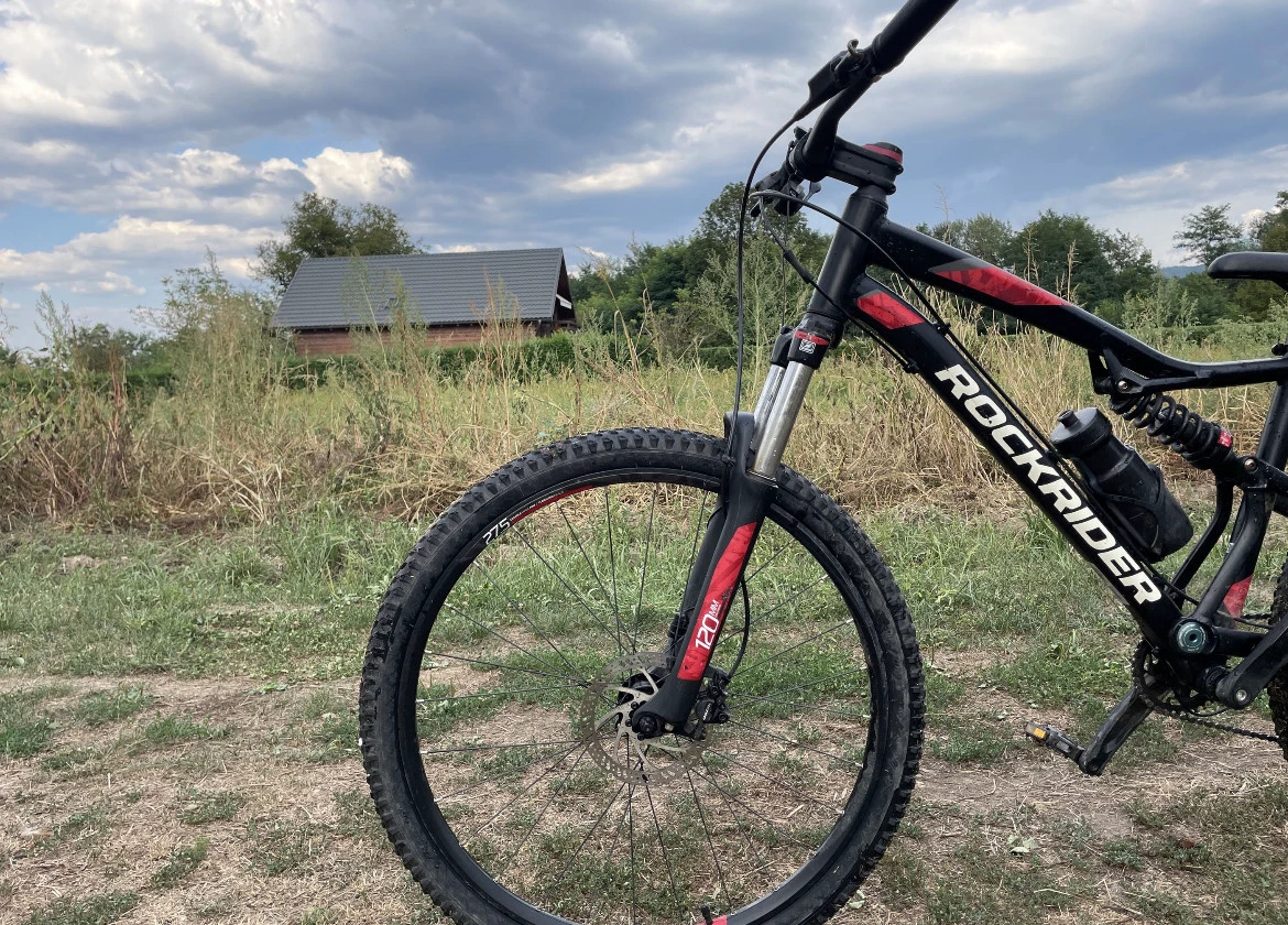 4. Vând bicicleta Rockrider ST530S