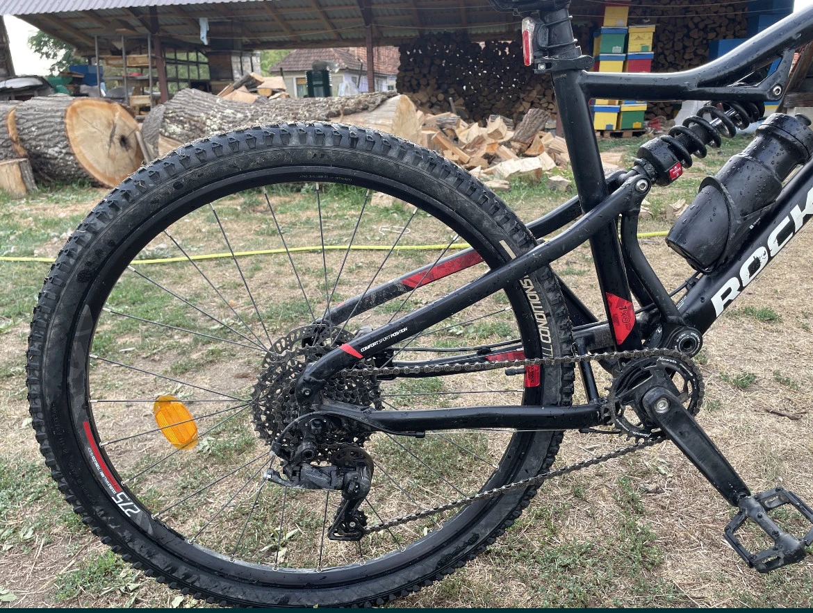 2. Vând bicicleta Rockrider ST530S