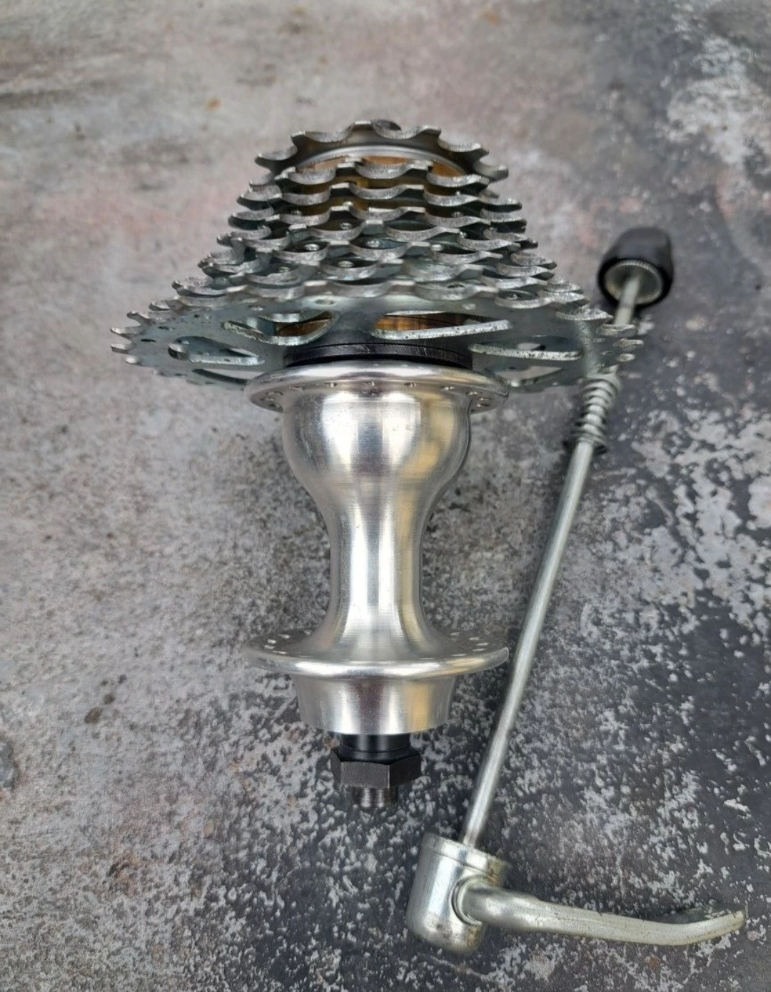 2. Vând Butuci Campagnolo