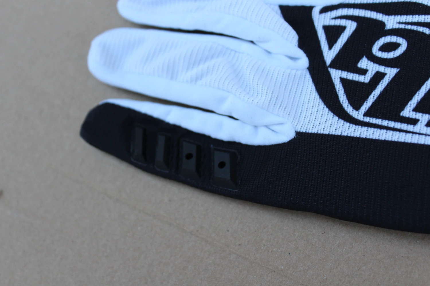 6. Troy Lee Designs GP - Medium manusi MTB