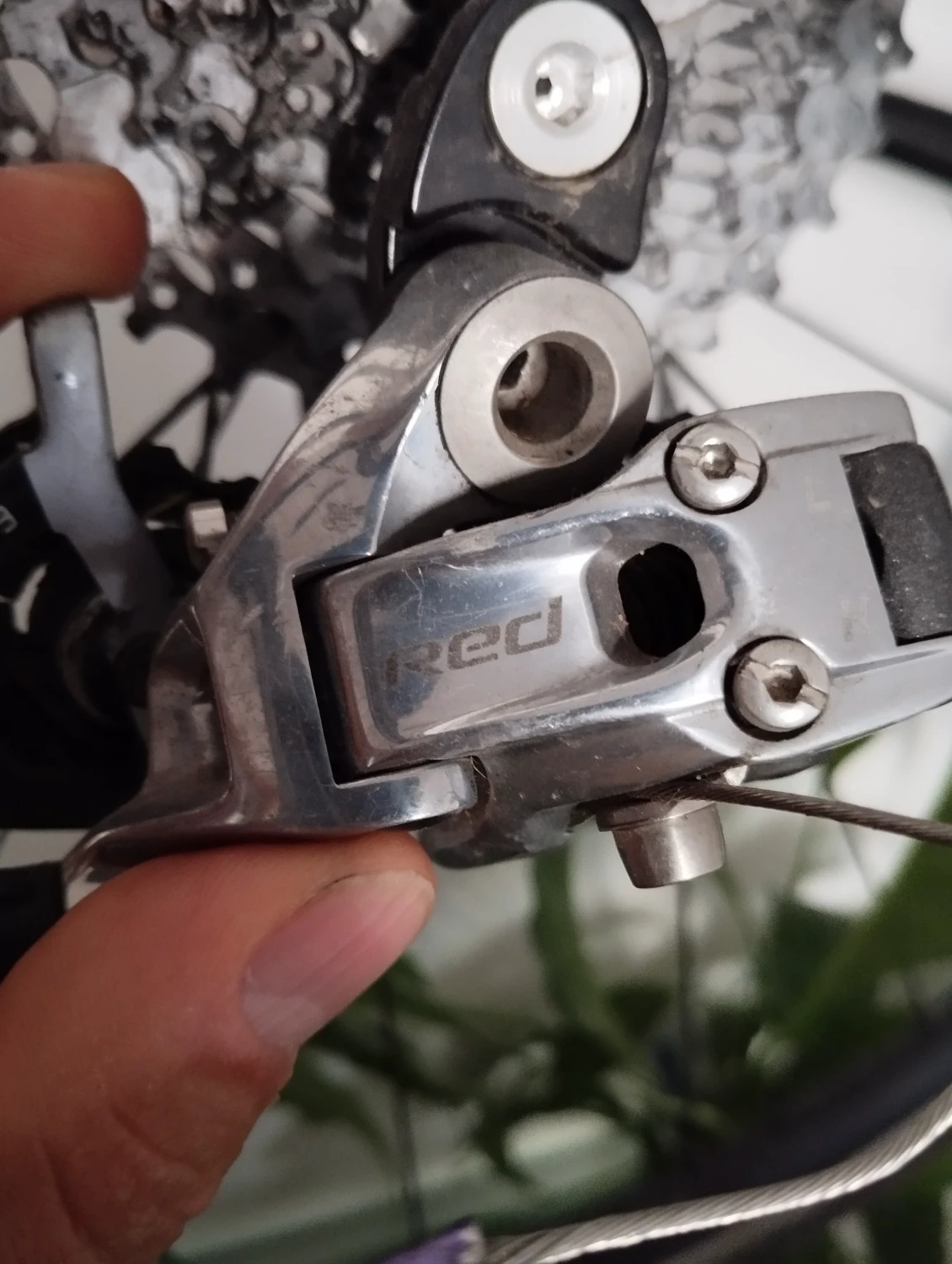 1. Schimbator pinioane sram Red 10v