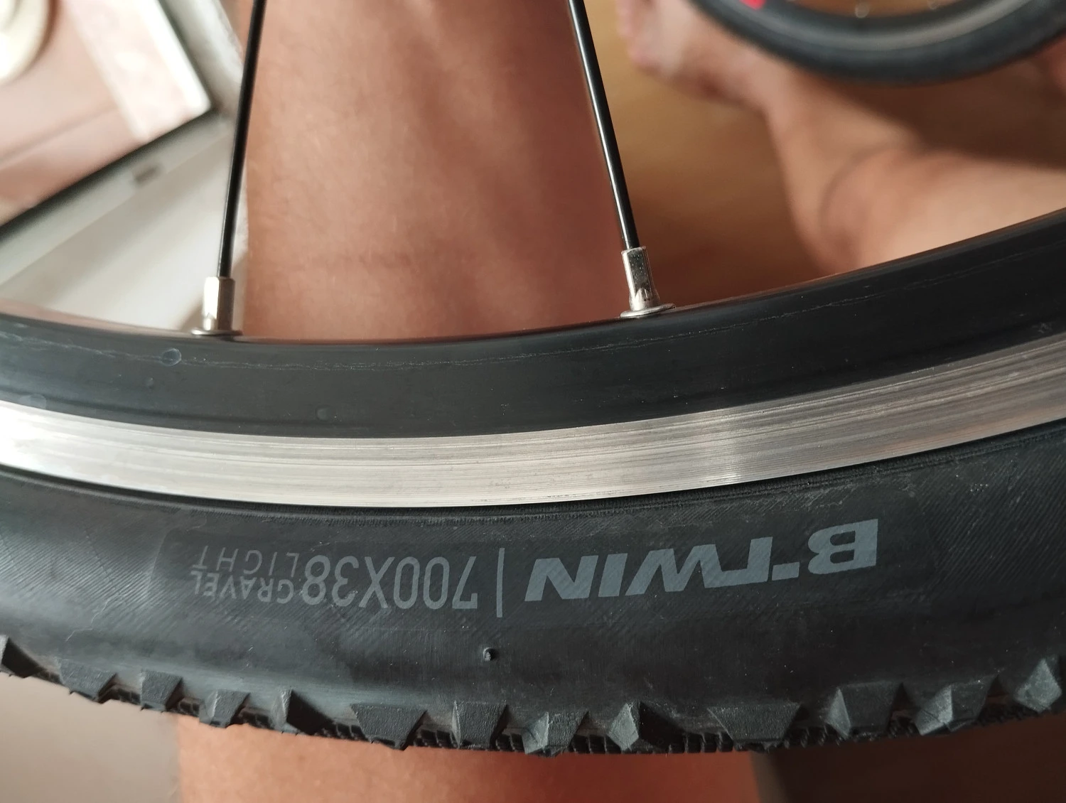 1. Cauciucuri btwin Gravel light de 38