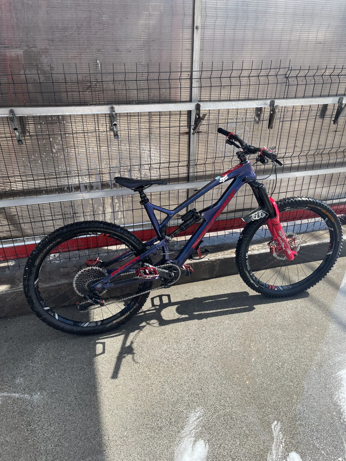 5. Vand Bicicleta Nukeproof mega 275 2019 Carbon