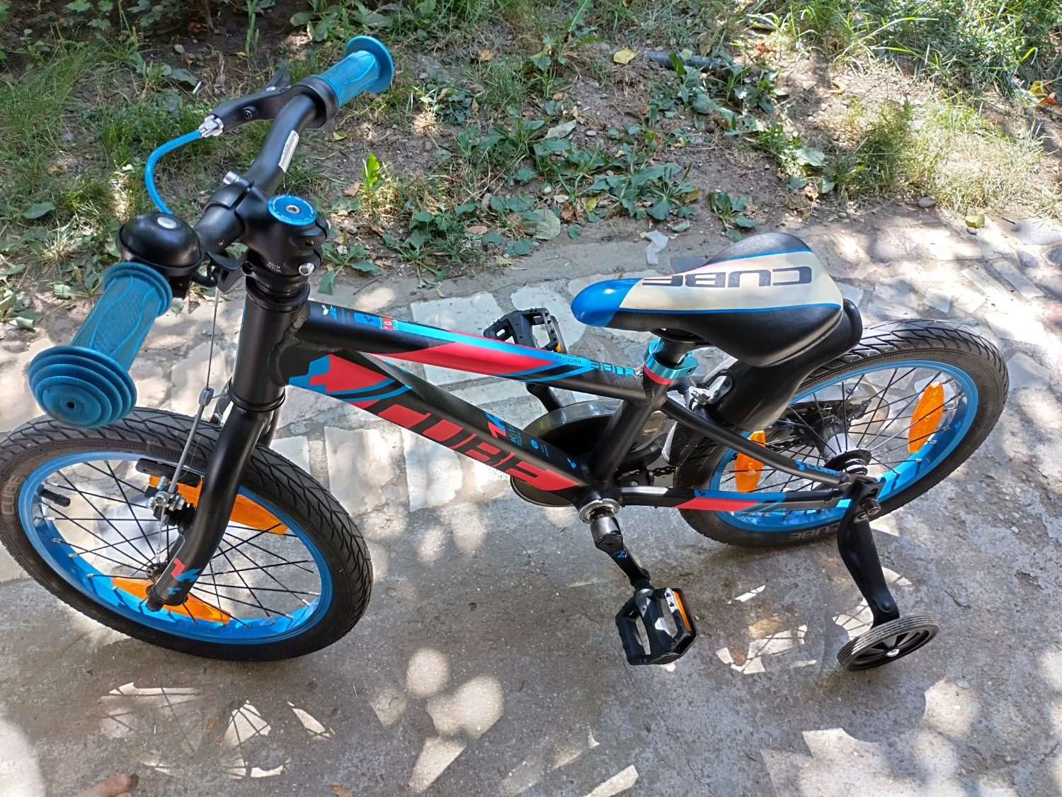 5. Bicicleta Cube 16 inch cadru aluminiu