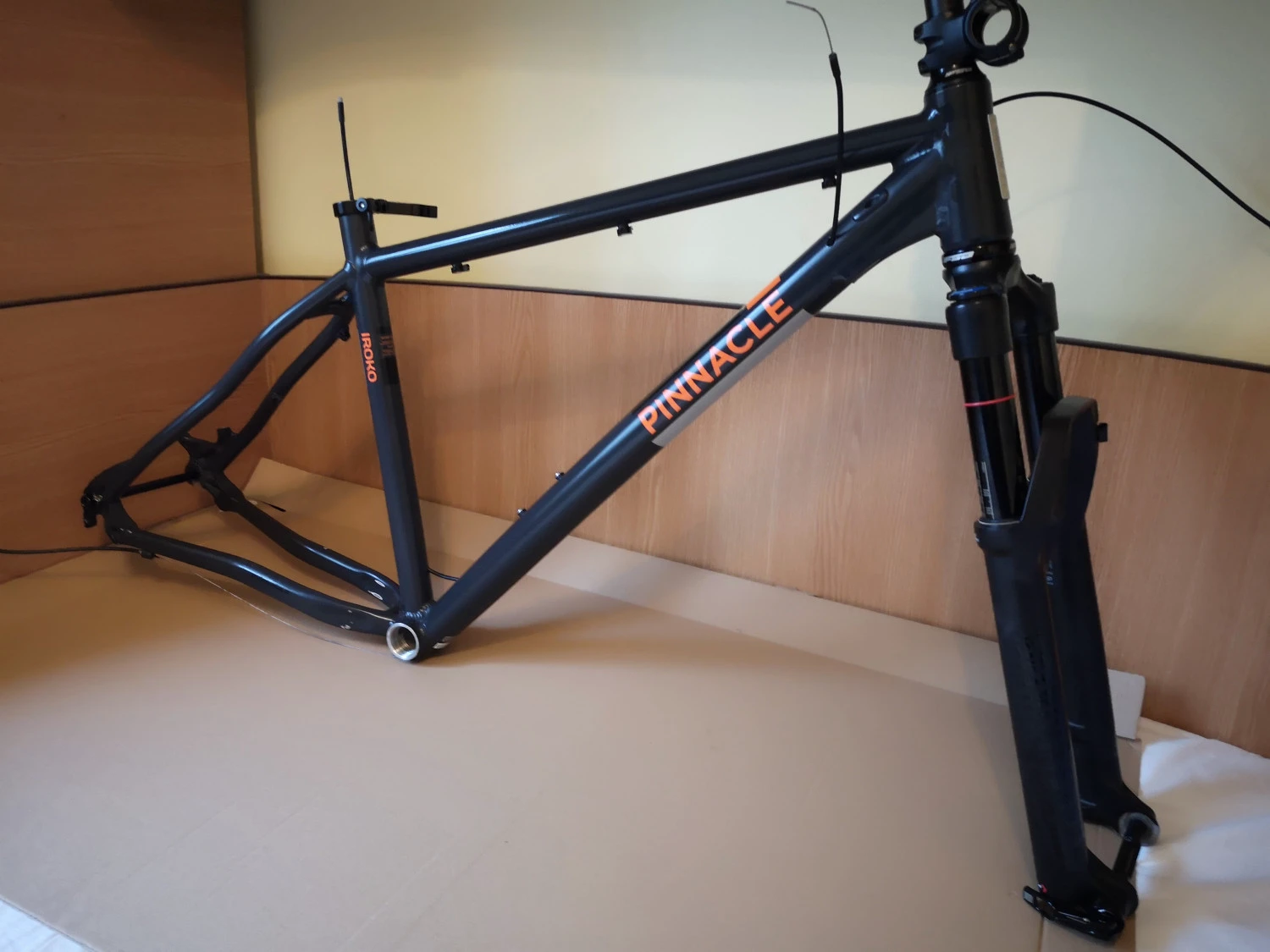 8. Cadru agresiv pinnacle iroko 4