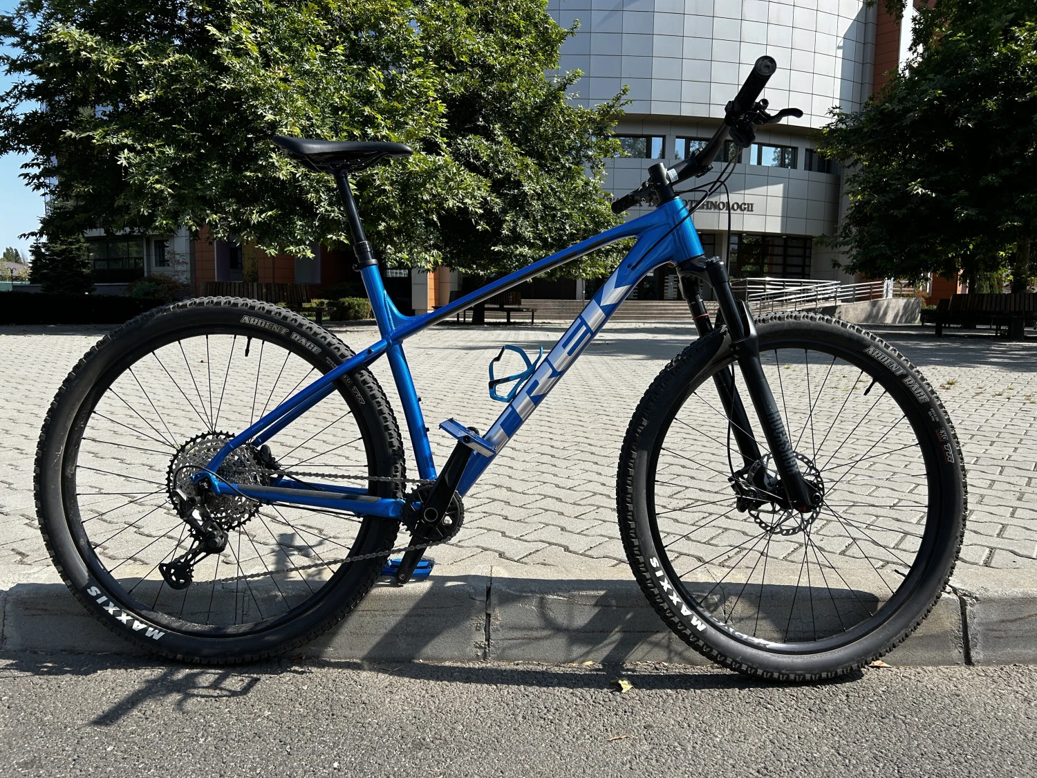 1. Vand Trek X-Caliber 9, Aluminiu, Marime XL
