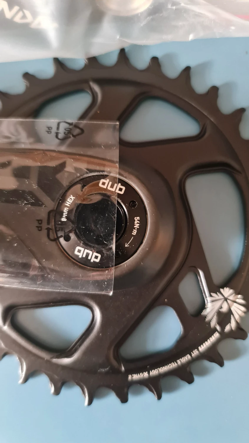 4. Pedalier Truvativ Descendant carbon DUB 170 nou