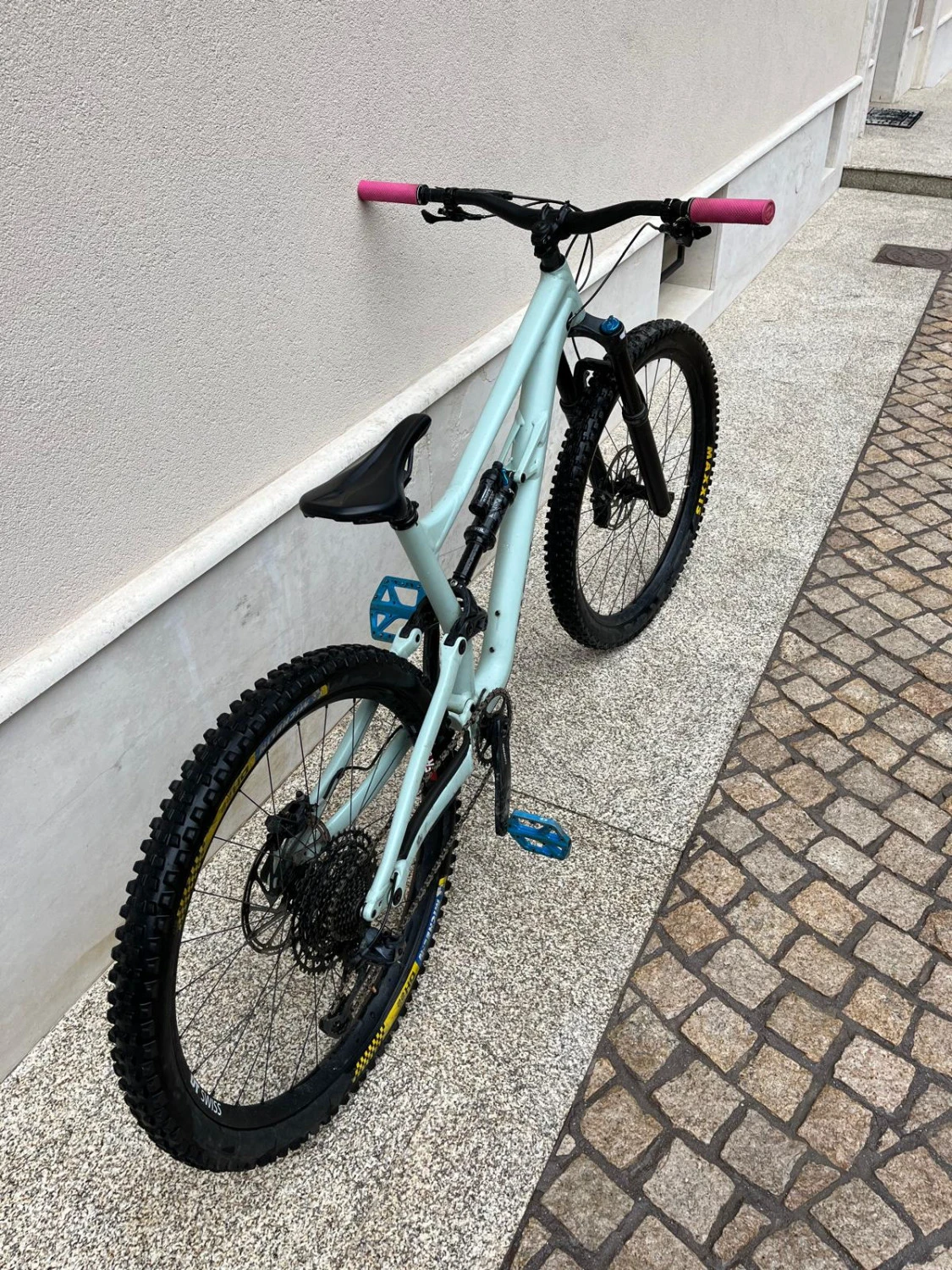 3. Full suspension Specialized Status