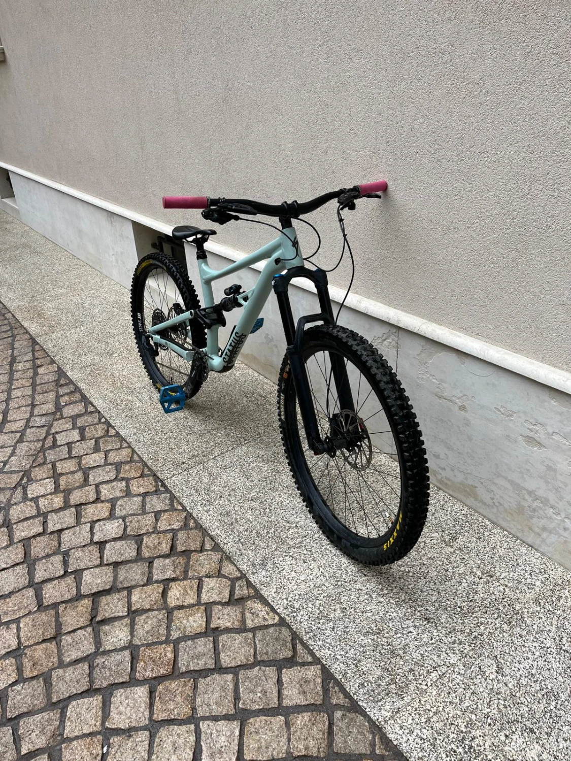 5. Full suspension Specialized Status