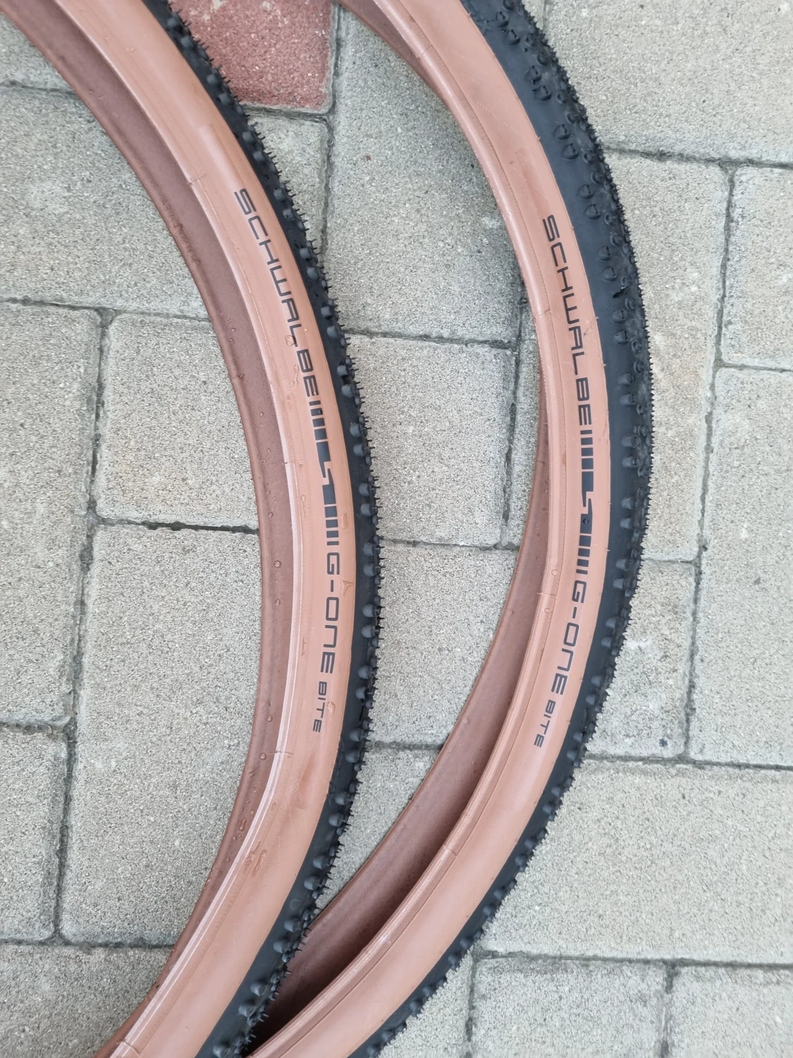1. Schwalbe G-ONE BITE (45-622) 28x1.70 700x45C