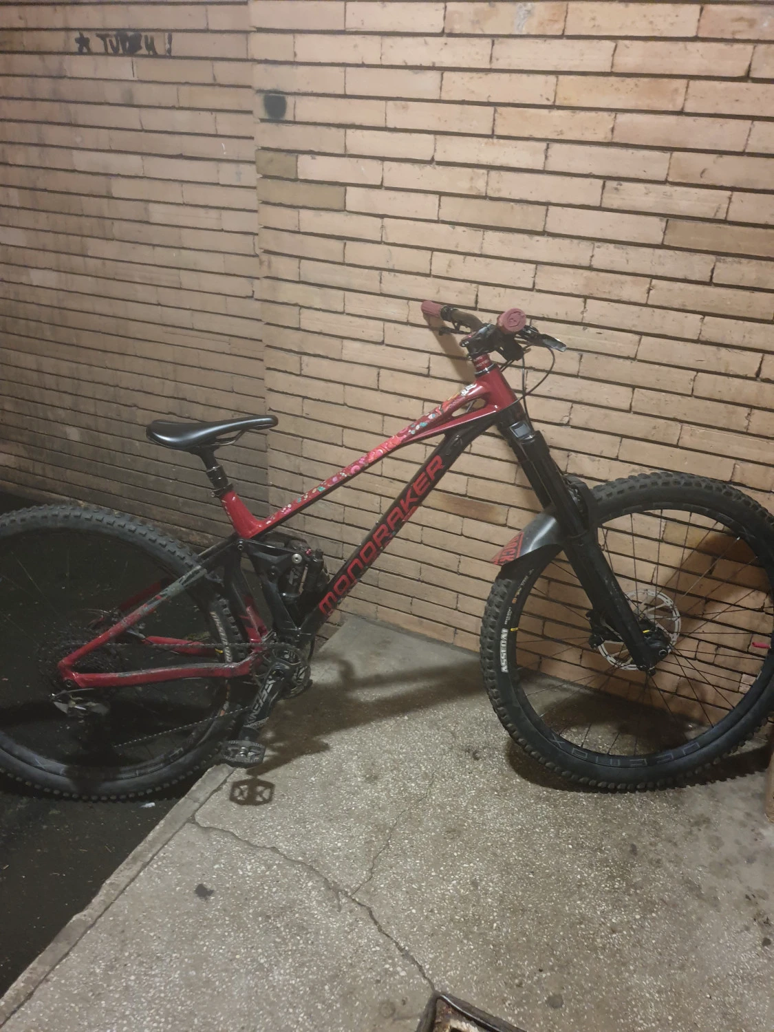 1. Mondraker Superfoxy