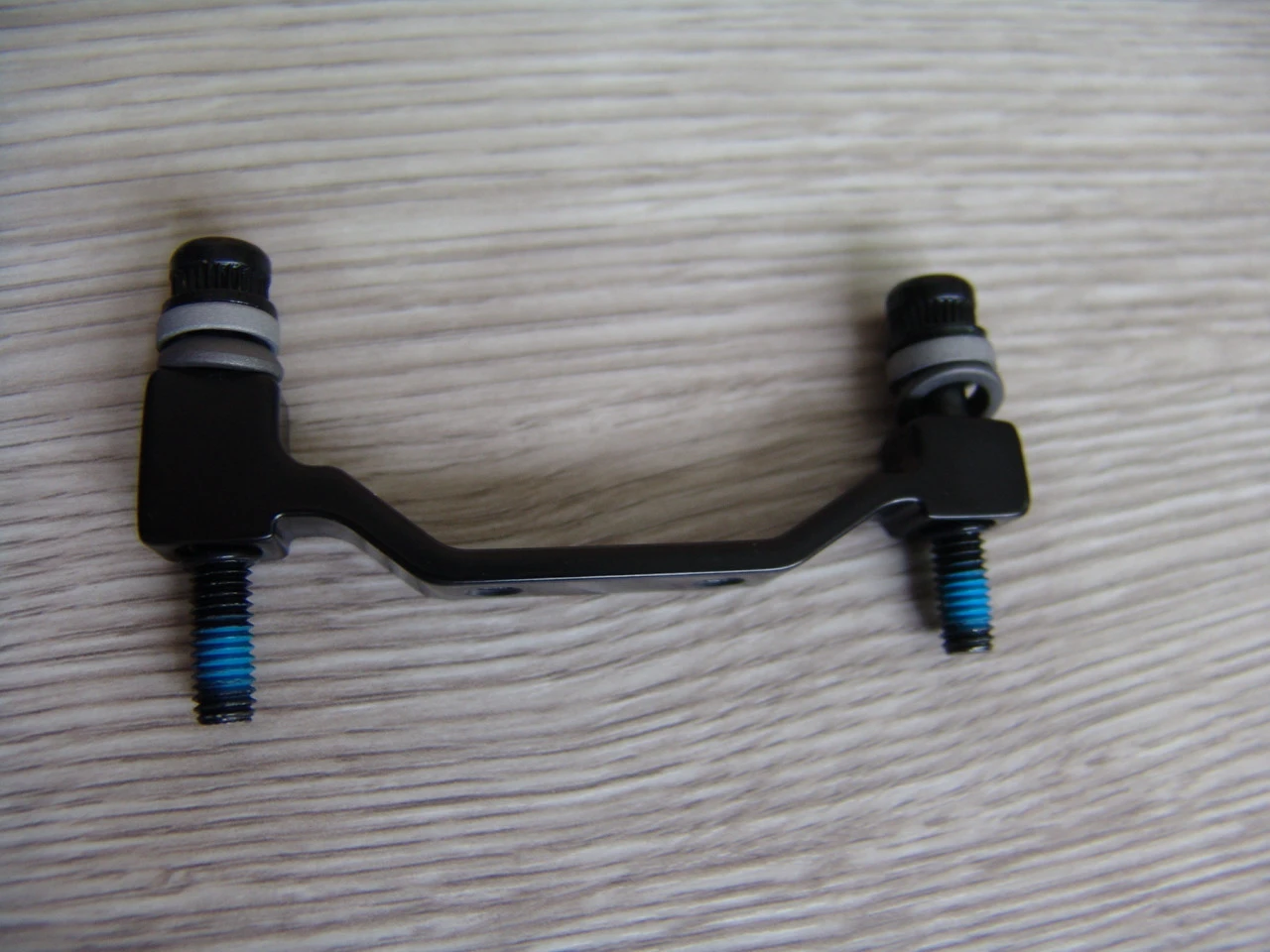 2. Adaptor Shimano 203 cu suruburi