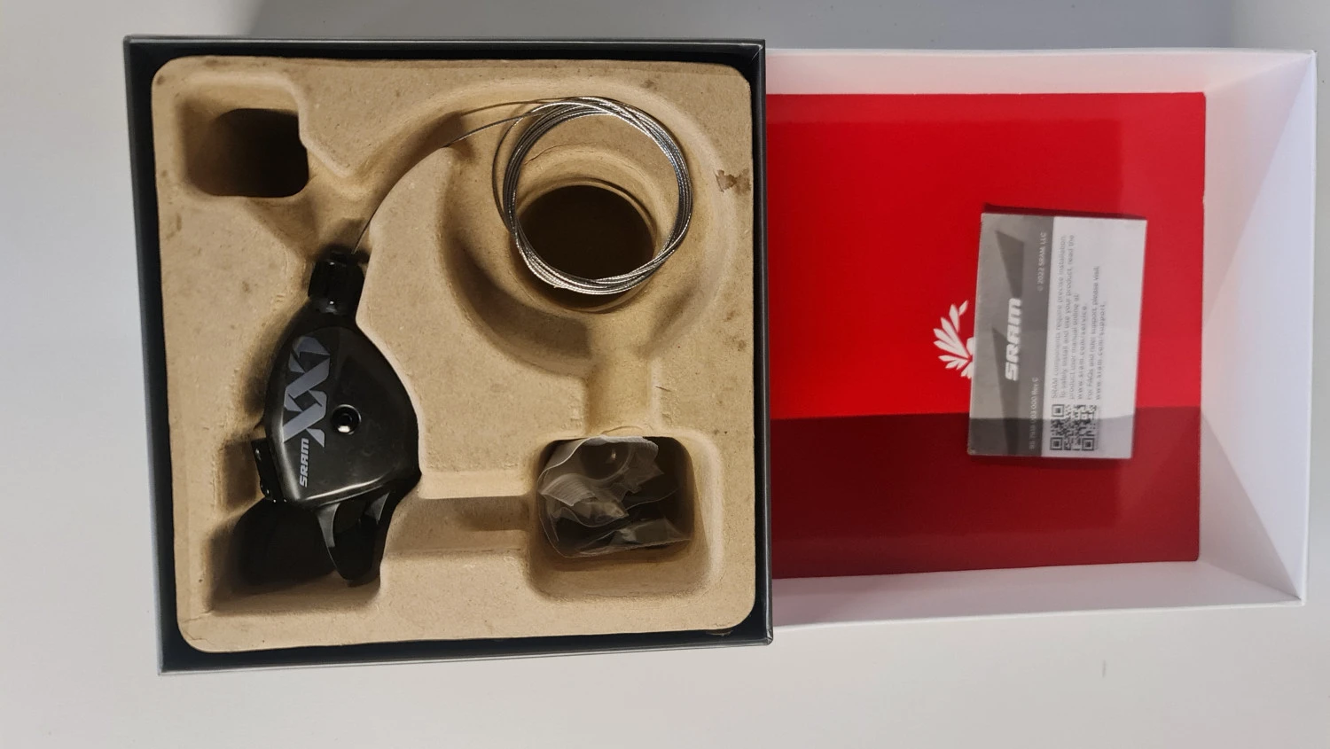 1. Schimbator si maneta SRAM XX1 Eagle lunar noi