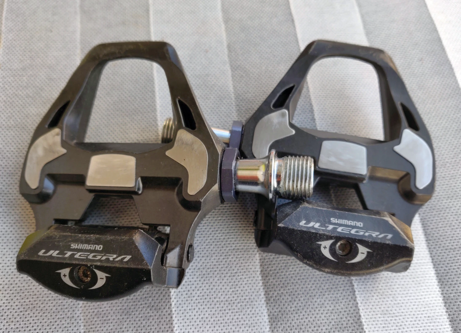 1. Pedale Shimano Ultegra R8000