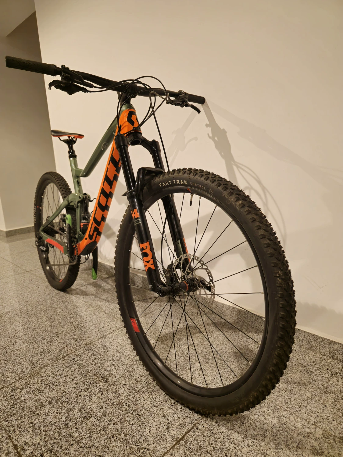 1. Vand MTB carbon full suspension Scott Genius 930