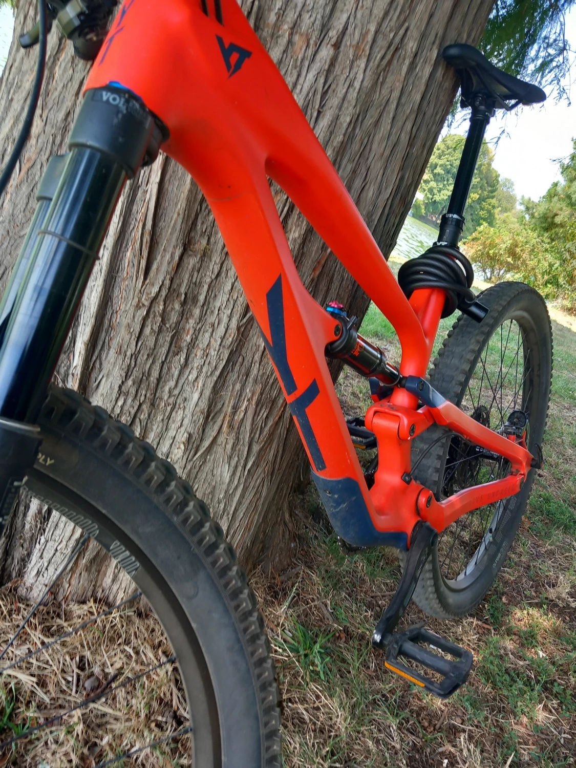2. YT Industries Jeffsy full carbon