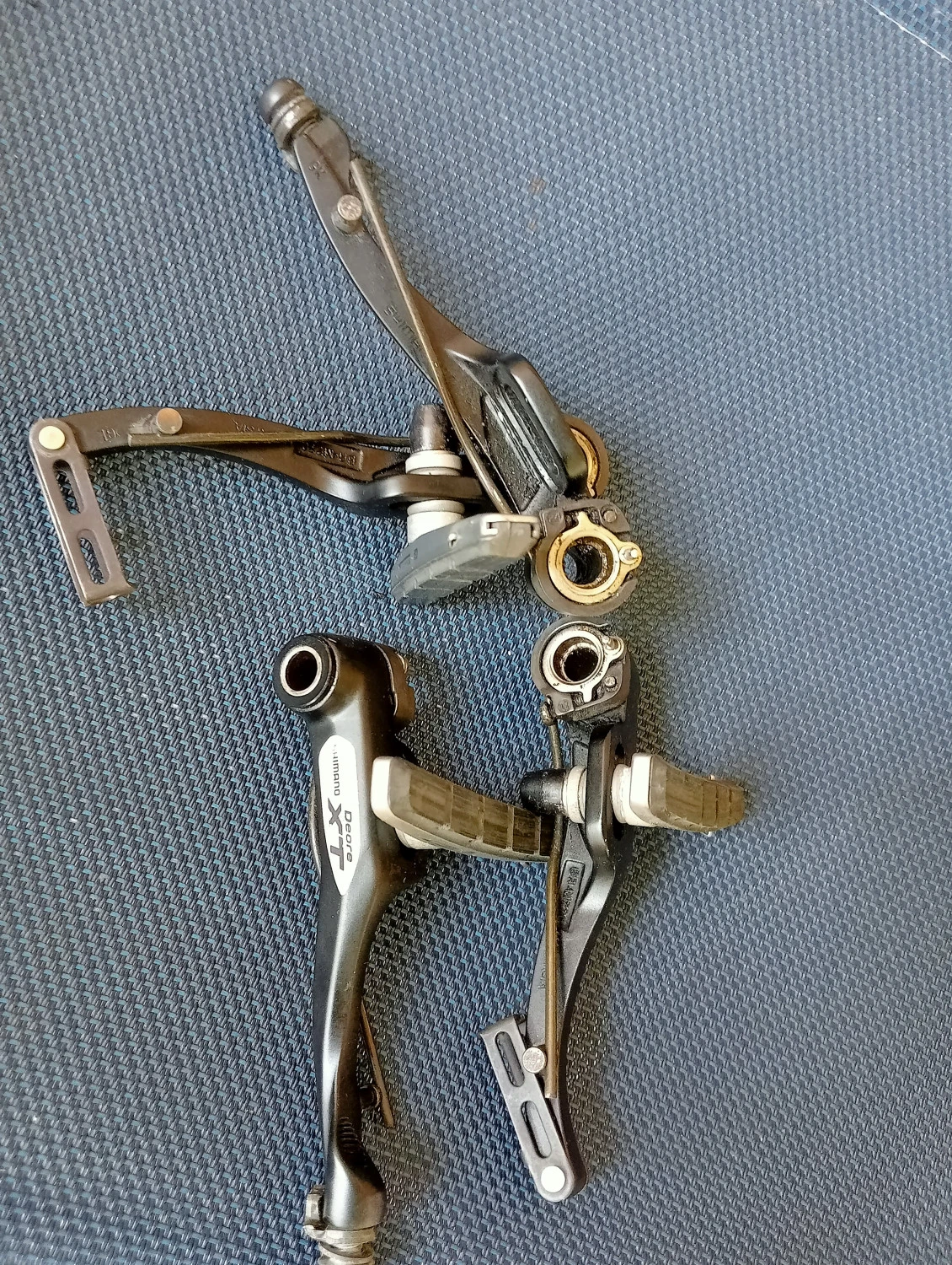 1. Set față/spate frână V- breake Shimano Deore XT