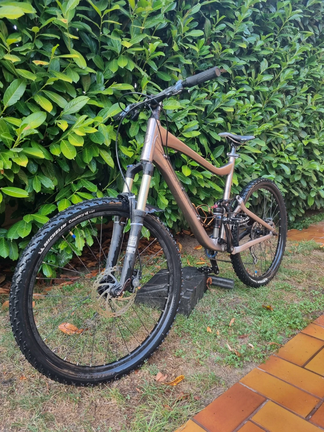 1. Giant Trance x3 full suspension