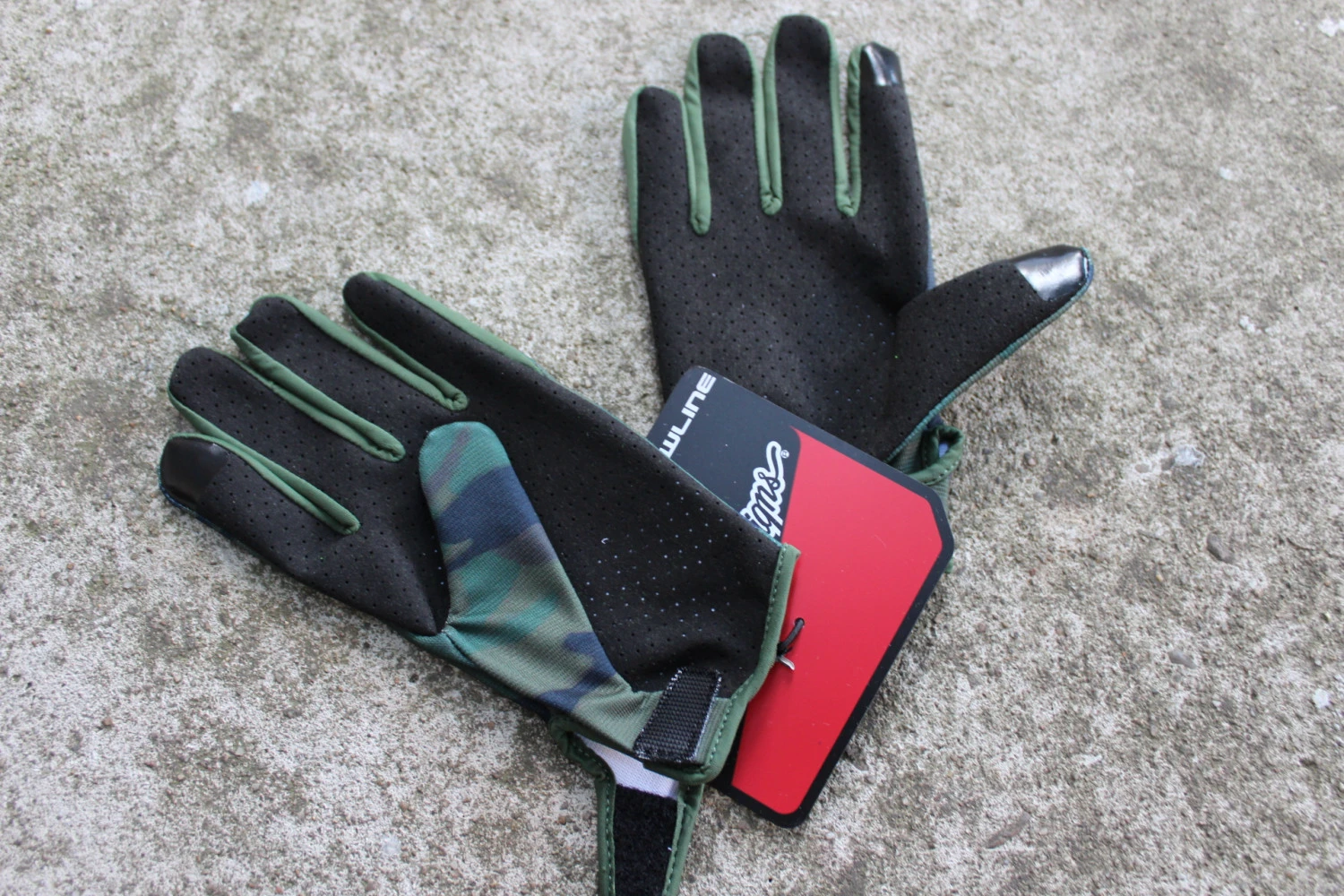 5. Troy Lee Designs Flowline Camo - XL