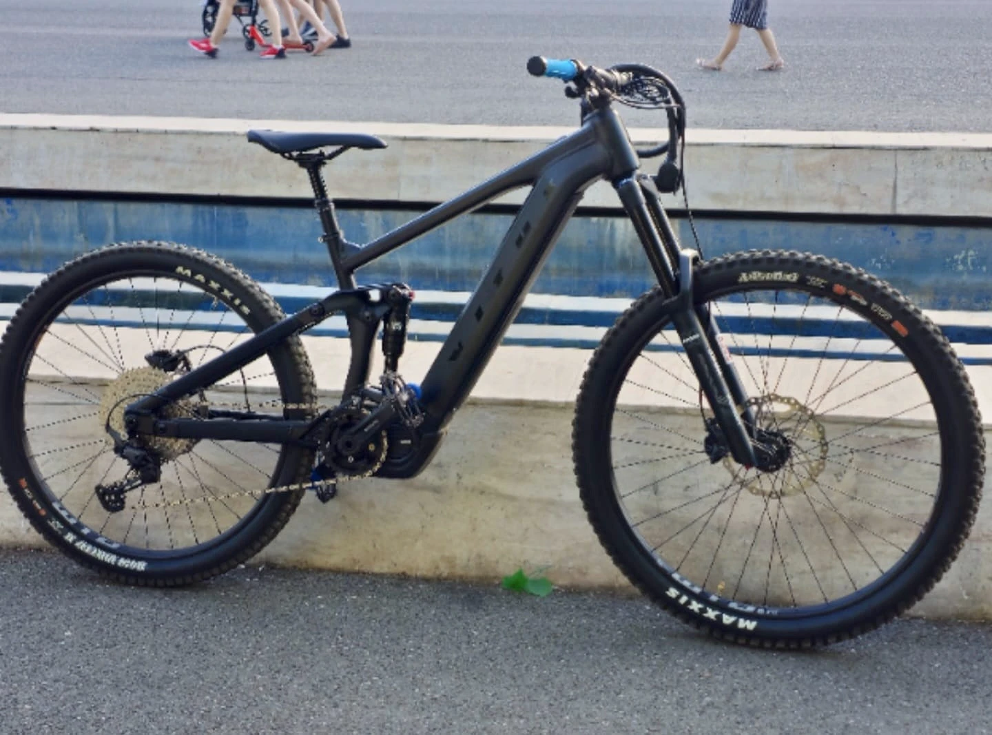2. Bicicleta Vitus E-Sommet MULLET