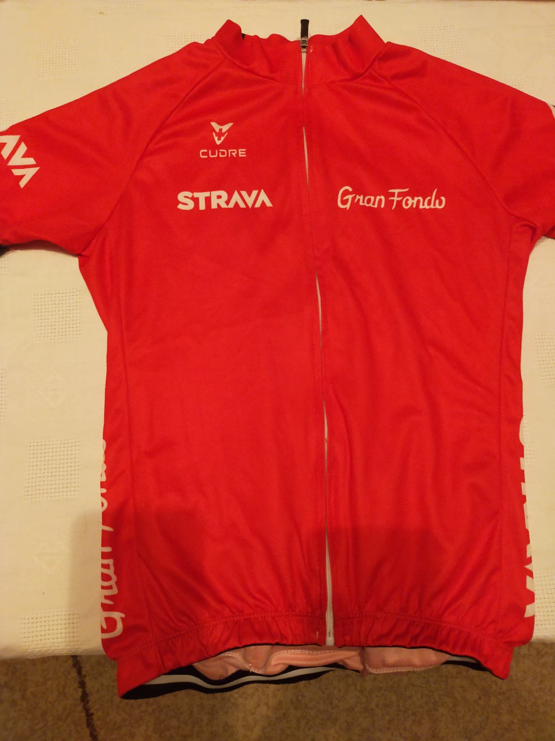 4. Tricou cu maneca scurta marime S si hanorace toamna primavara cu maneca lunga.