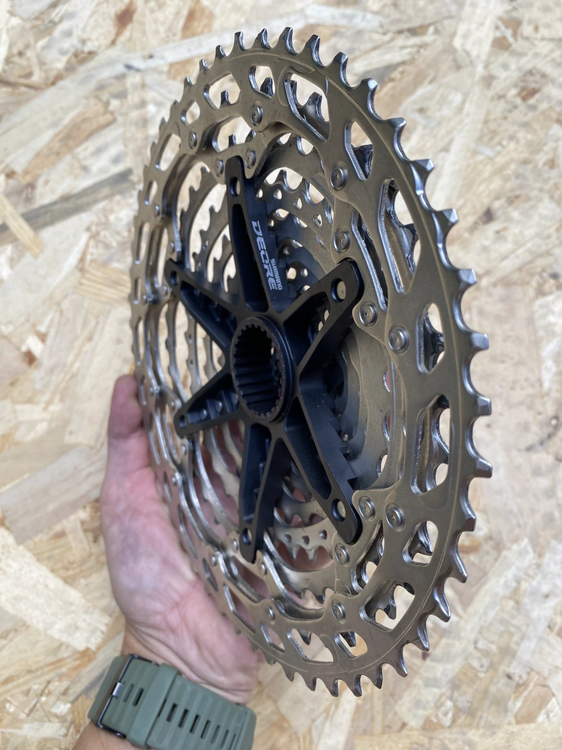 1. Shimano Deore CS-M6100 12 viteze 10-51T