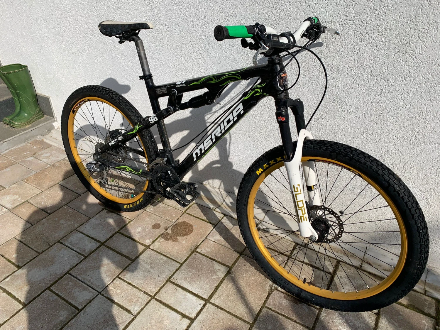 1. Merida Nigthy Six Carbon