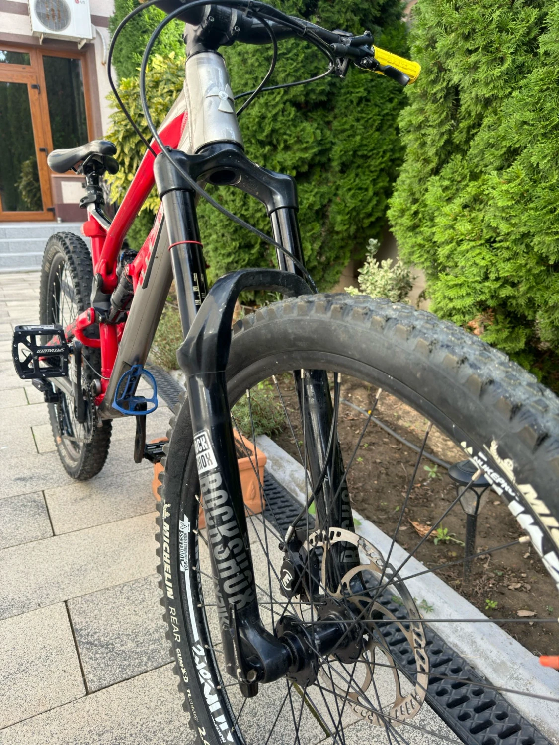 4. Nukeproof Mega Comp 275 | Marime L