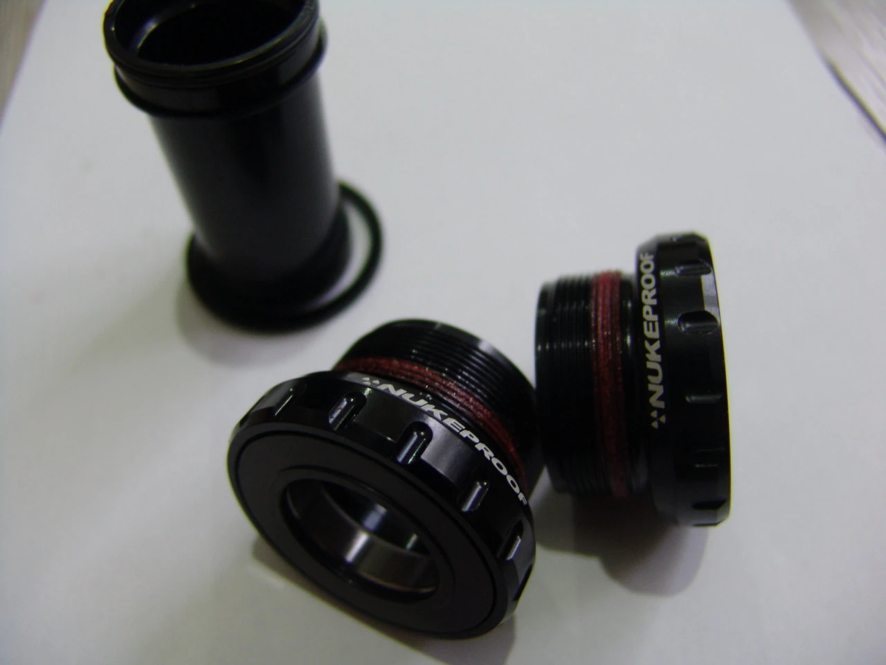 5. Butuc pedalier 68/73 Nukeproof ax 24mm/Nou