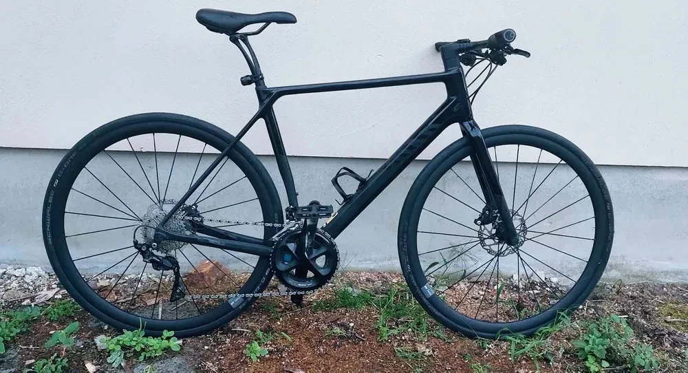 1. Bicicleta carbon - Canyon Roadlite CF 9.0