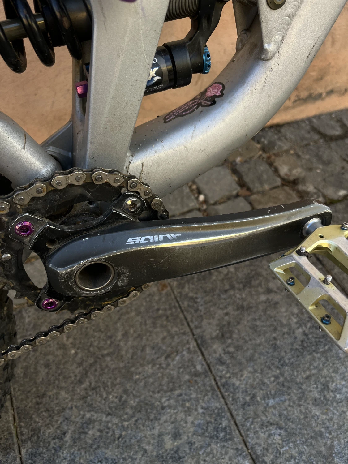 4. Vând specialized demo 8