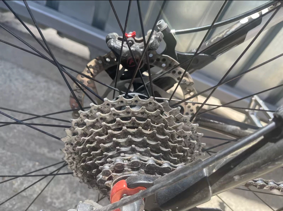 6. Vând cube Ams 100 hpc carbon