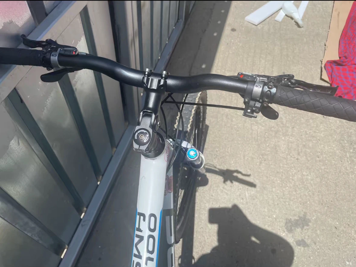 4. Vând cube Ams 100 hpc carbon