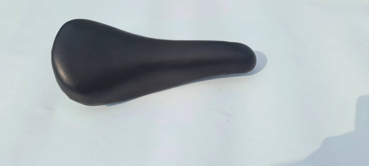 3. Sa din piele pentru cursiera,semicursiera Made in ITALY