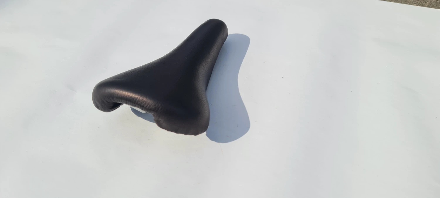 4. Sa din piele pentru cursiera,semicursiera Made in ITALY